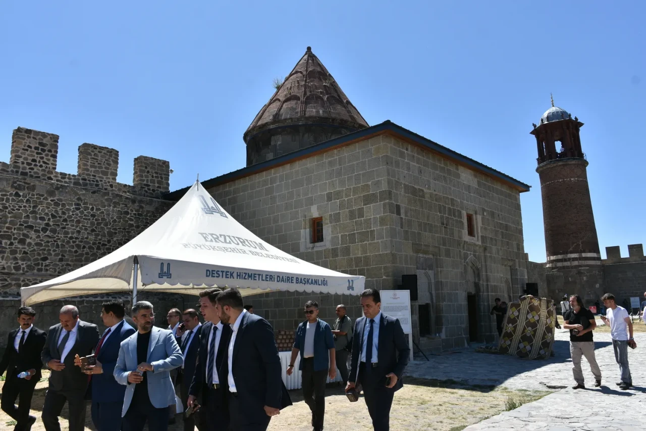 Kale Mescidi’nde 9 yıl sonra ilk Cuma: Saltuklu mirası yeniden canlandı