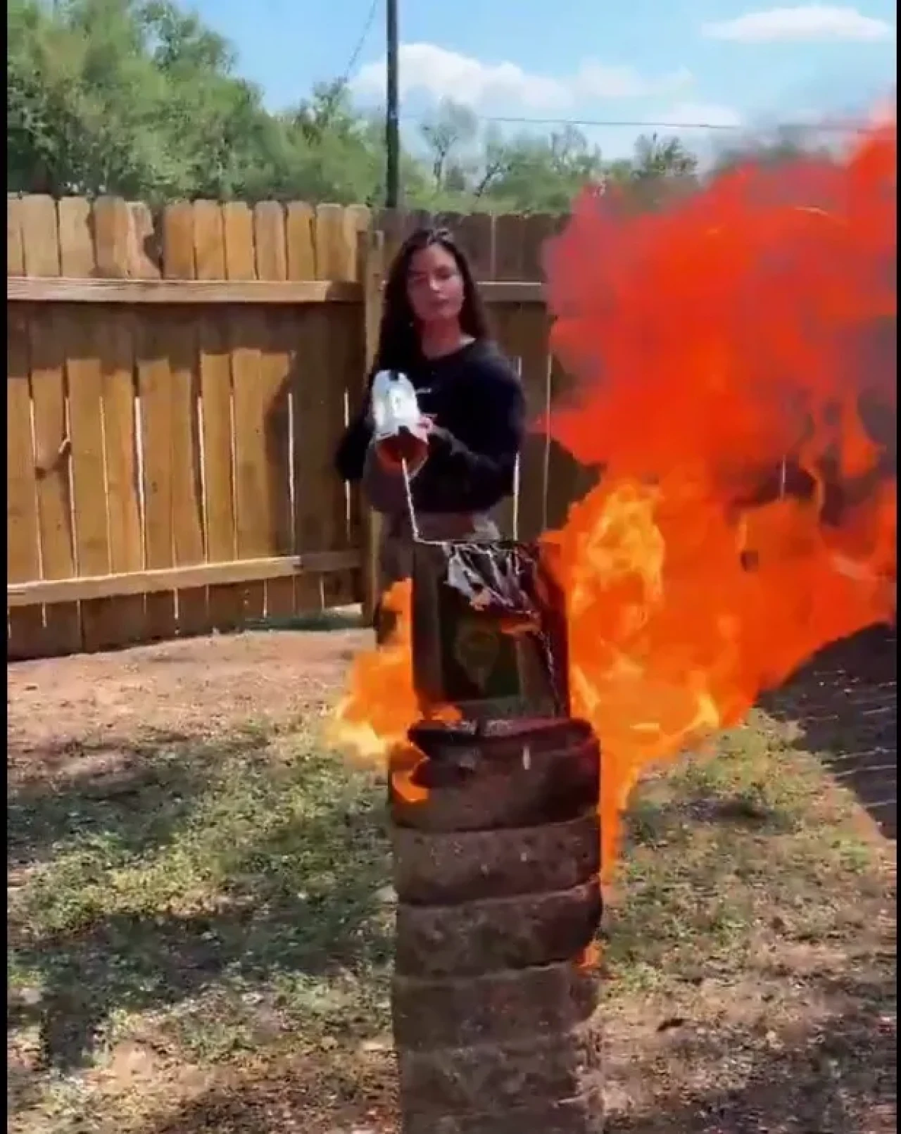 Teksas’ta skandal eylem: Kongre adayından Kur’an-ı Kerim yakma provokasyonu