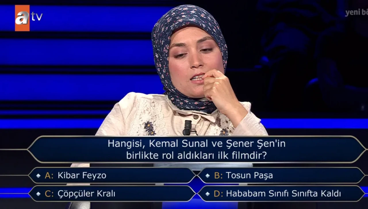 Kemal Sunal ve Şener Şen'in birlikte oynadıkları ilk film hangisidir? Kibar Feyzo mu, Tosun Paşa mı, Çöpçüler Kralı mı, Hababam Sınıfı Sınıfta Kaldı mı?