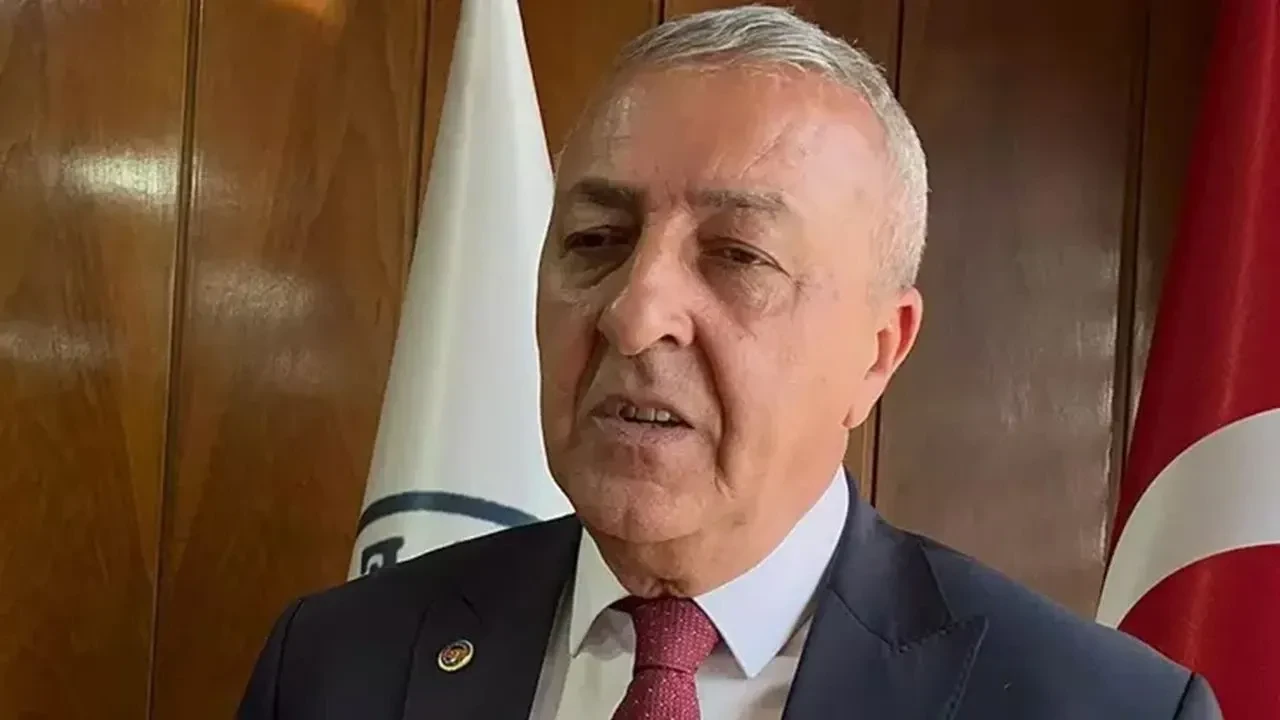 Gökhan Budak kimdir, kaç yaşında, aslen nereli, hangi partiden, istifa mı etti? İşte biyografisi ve siyasi hayatı