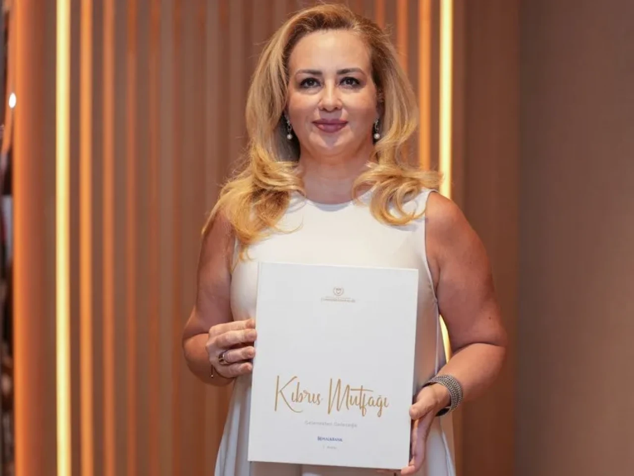 Sibel Tatar’dan Kıbrıs mutfağına vefa: “Gelenekten Geleceğe” kitabıyla kültürel bir mirası kayıt altına aldı