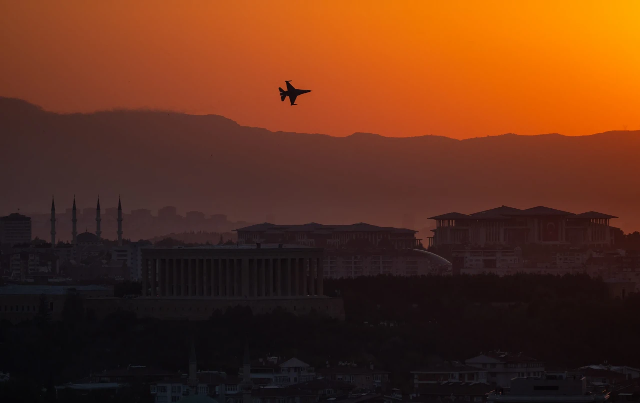 Ankara semalarında nefes kesen gösteri: SOLOTÜRK Zafer Bayramı’na damga vurdu