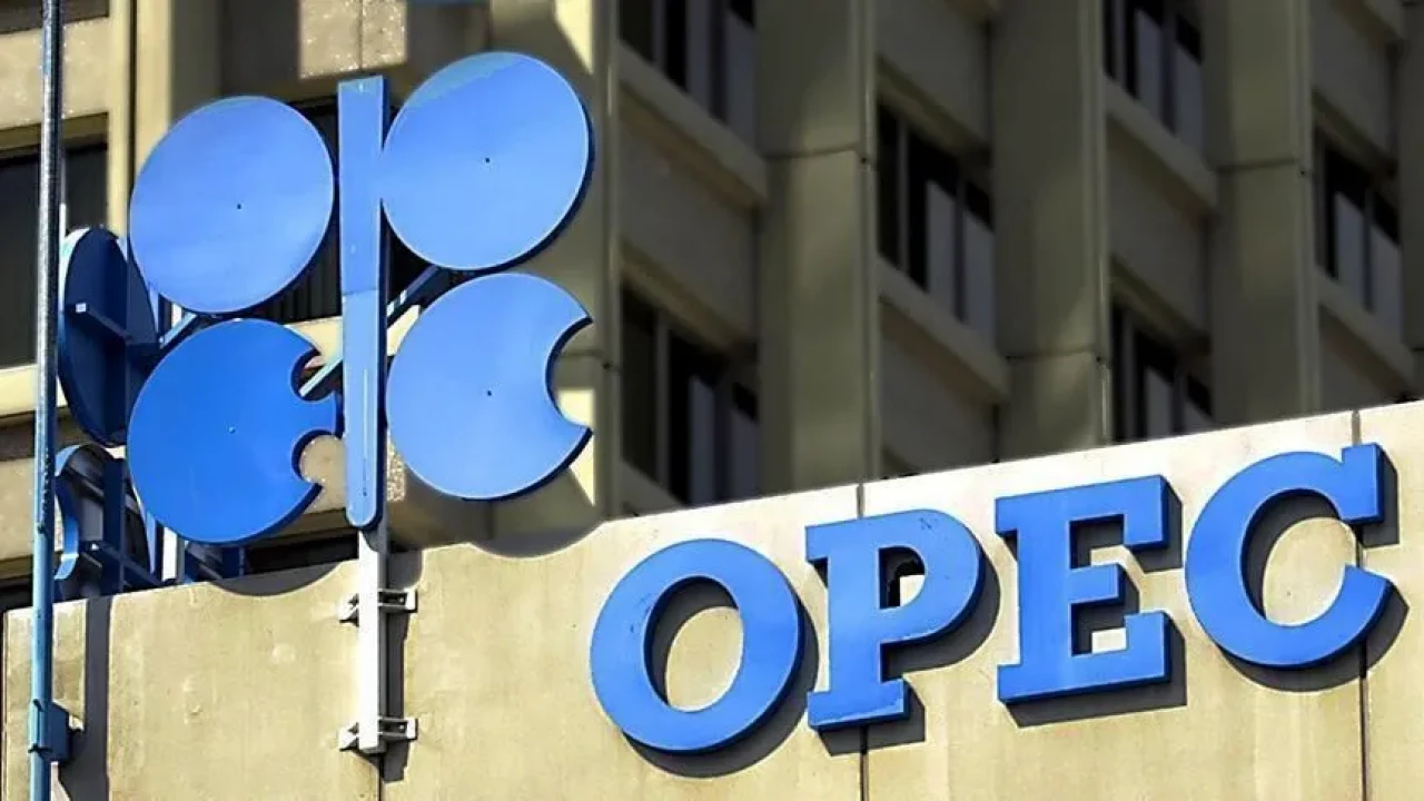 OPEC+’ın “Gönüllü Sekiz”i Eylül’de Vites Yükseltiyor: Petrol Üretimine 547 Bin Varillik Artış