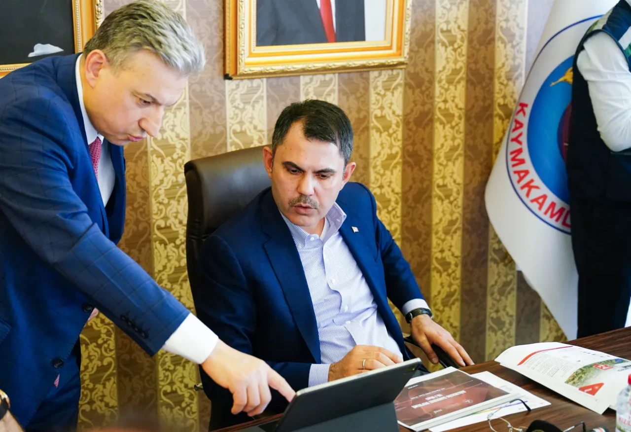 Bakan Kurum’dan depremzedelere barınma müjdesi: Sındırgı’da 100 TOKİ konutu başlıyor