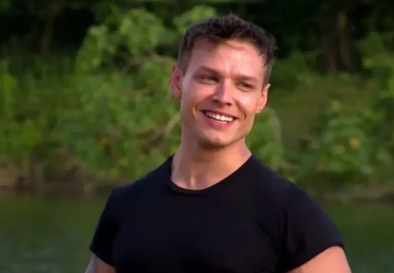 Murat Ceylan’dan korkutan haber: Aracı kamyonetin altına sıkıştı