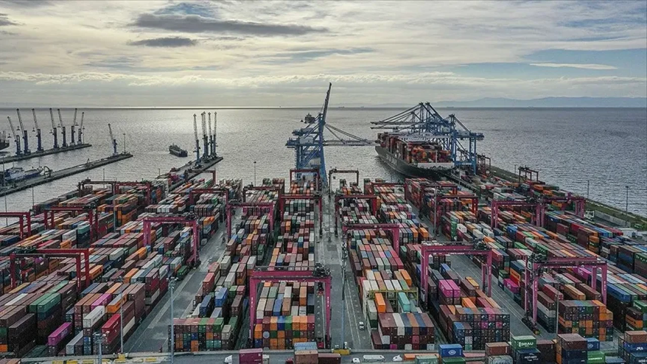 İhracatta tüm zamanların zirvesi: Ekonomide yeni dönemin sinyali mi?