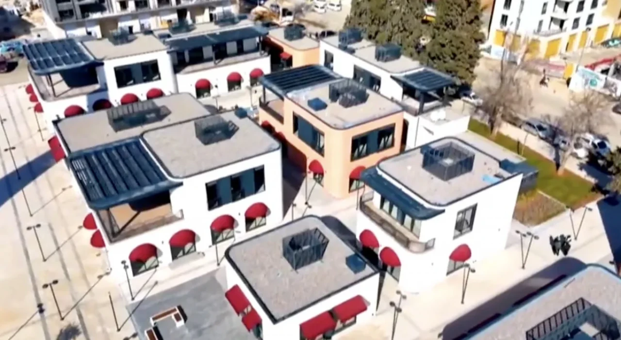 Deprem bölgesinde dev proje: 'Son konut teslim edilene kadar ayrılmayacağız'