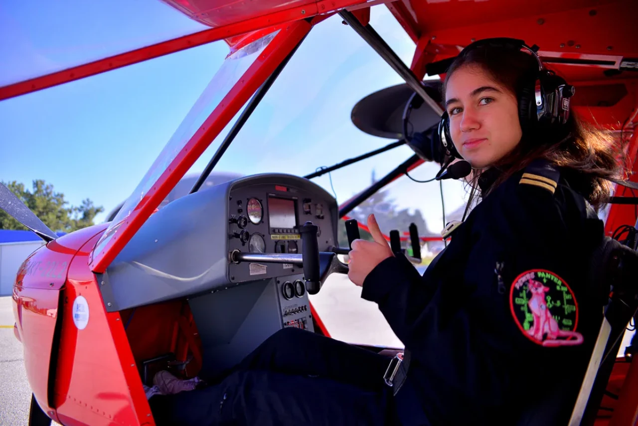 TIME’ın “Yılın Kızları” listesine giren Defne Özcan kimdir, kaç yaşında, aslen nereli? İşte genç pilotun hayatı