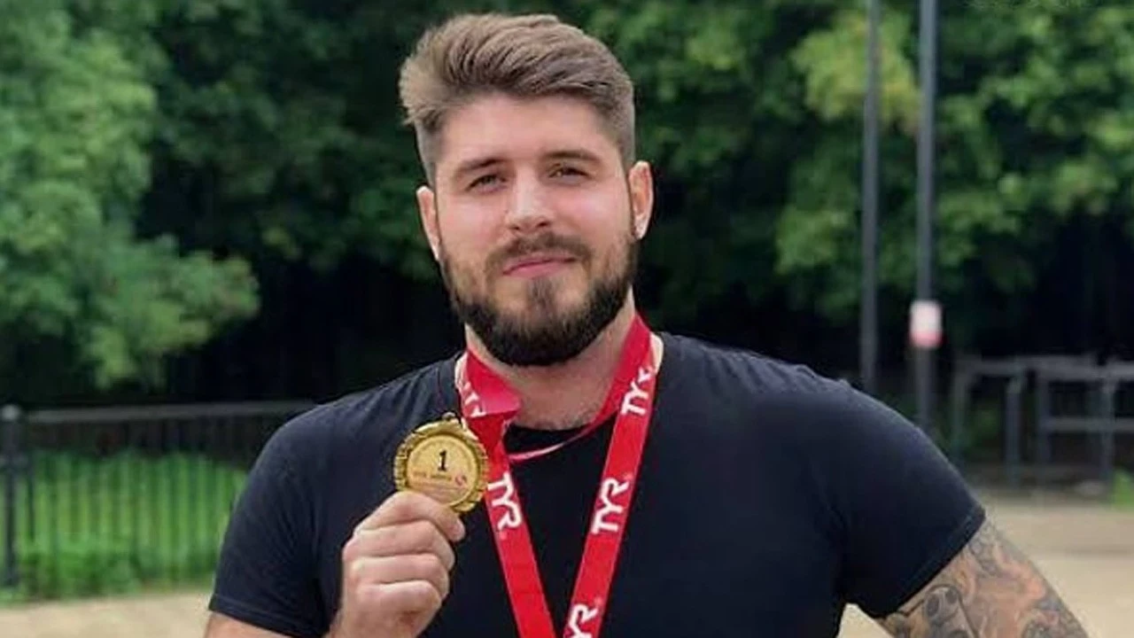 Boğaz’daki yarışta Rus yüzücü kayboldu