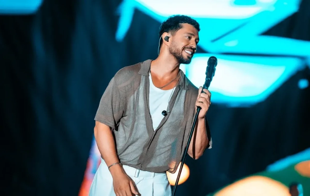 Yağmur dinlemedi sahne onundu: Murat Boz Nevşehir’de binleri coşturdu