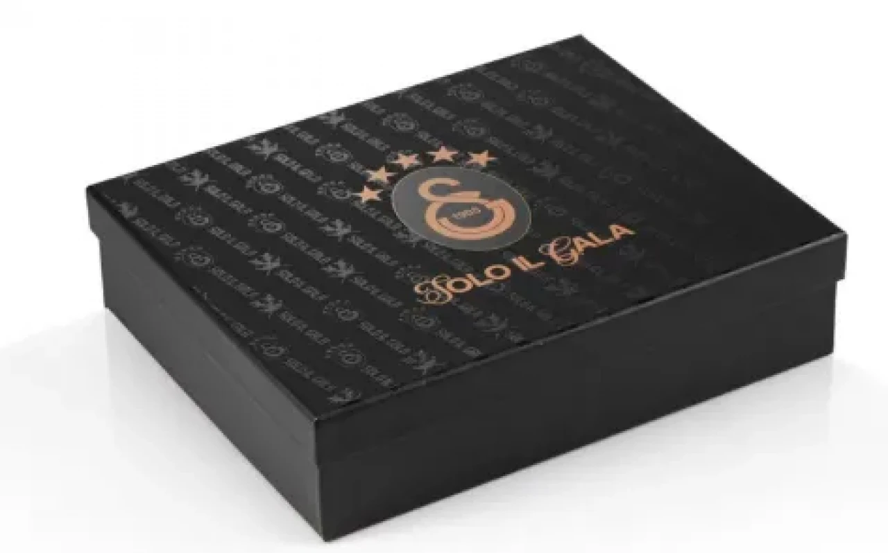 Solo il Gala Osimhen Kutusu Nedir, İçinde Ne Var, Fiyatı Kaç TL, Nereden Alınır? Galatasaray’dan Taraftarlara Özel Koleksiyon