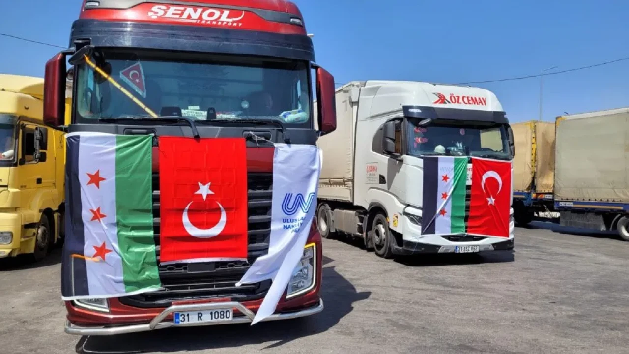 Türkiye-Suriye kara yolu 13 yıl sonra yeniden açıldı: İlk tır seferleri başladı