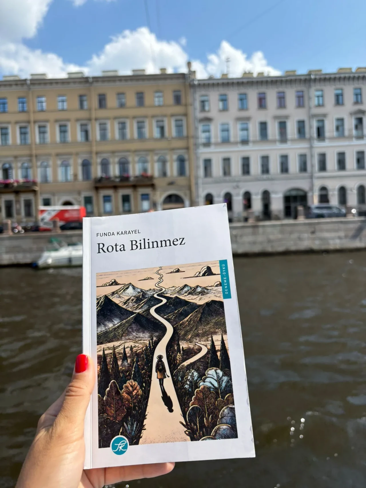 Bir kitaptan fazlası: ‘Rota Bilinmez’ ile ruhun aktarma noktaları