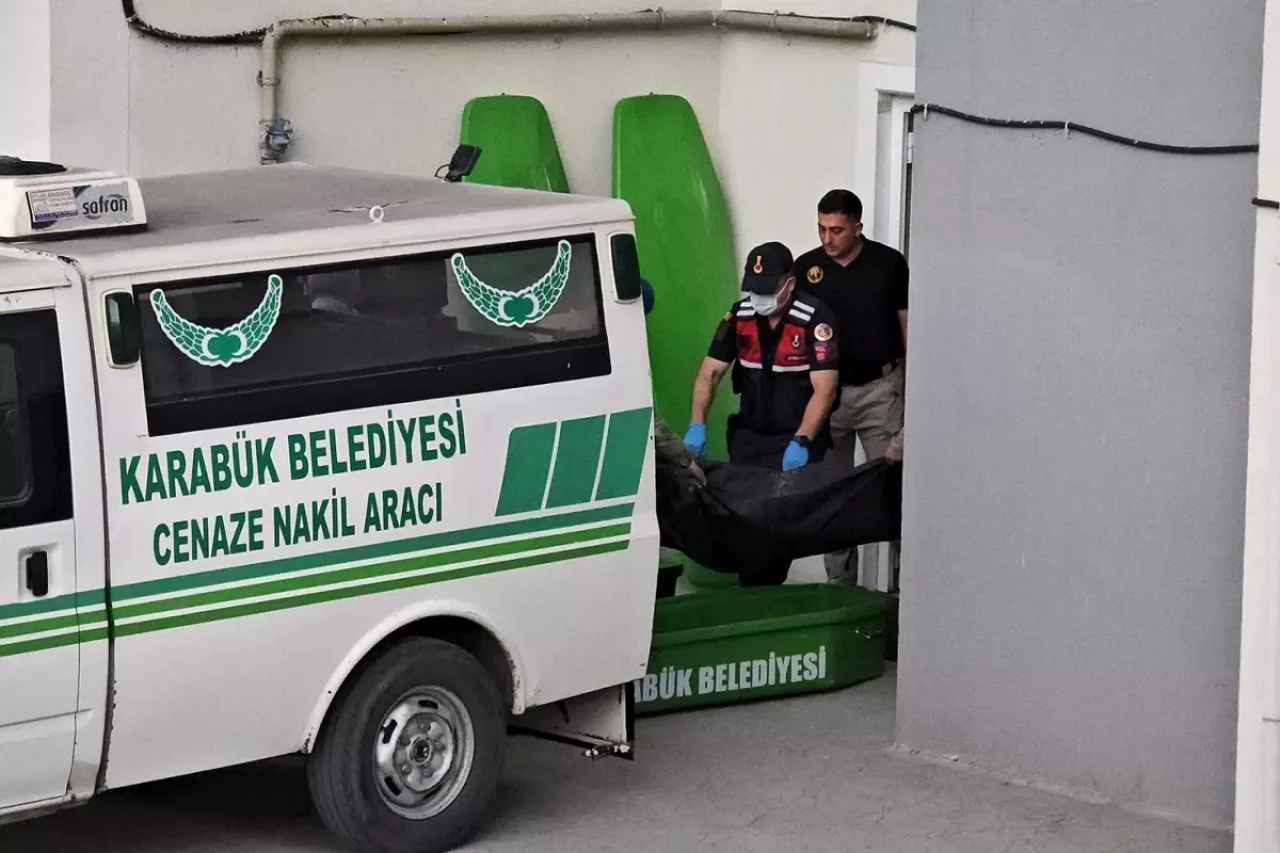 Karabük’te Boşanma Aşamasındaki Çift Ev Yangınında Hayatını Kaybetti: Cinayet Şüphesi