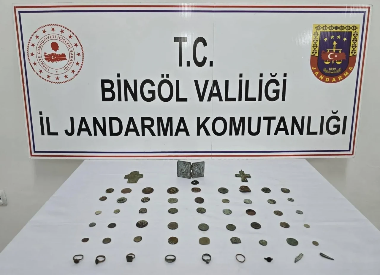Bingöl’de kültürel miras operasyonu: 45 tarihi sikke ele geçirildi
