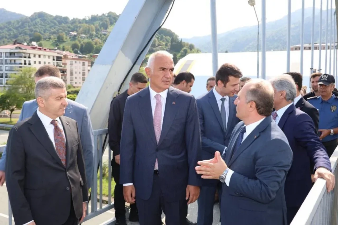 Bakan Ersoy: "2025’in ilk yarısında 25,8 milyar dolar turizm geliri elde ettik"