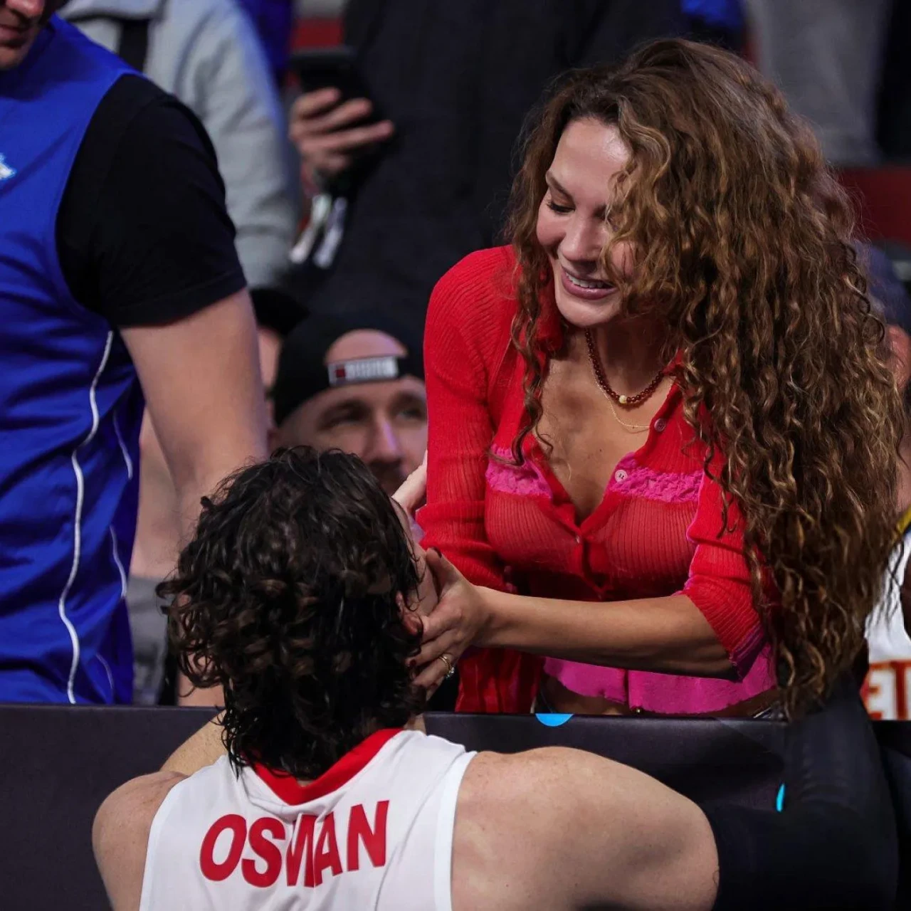 Türkiye kupayı kaçırdı, Ebru Şahin duygularına yenildi!