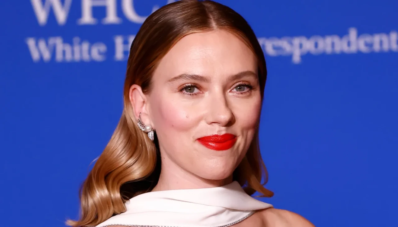 Scarlett Johansson sahneden seslendi, eşi ekranlara dönüyor!