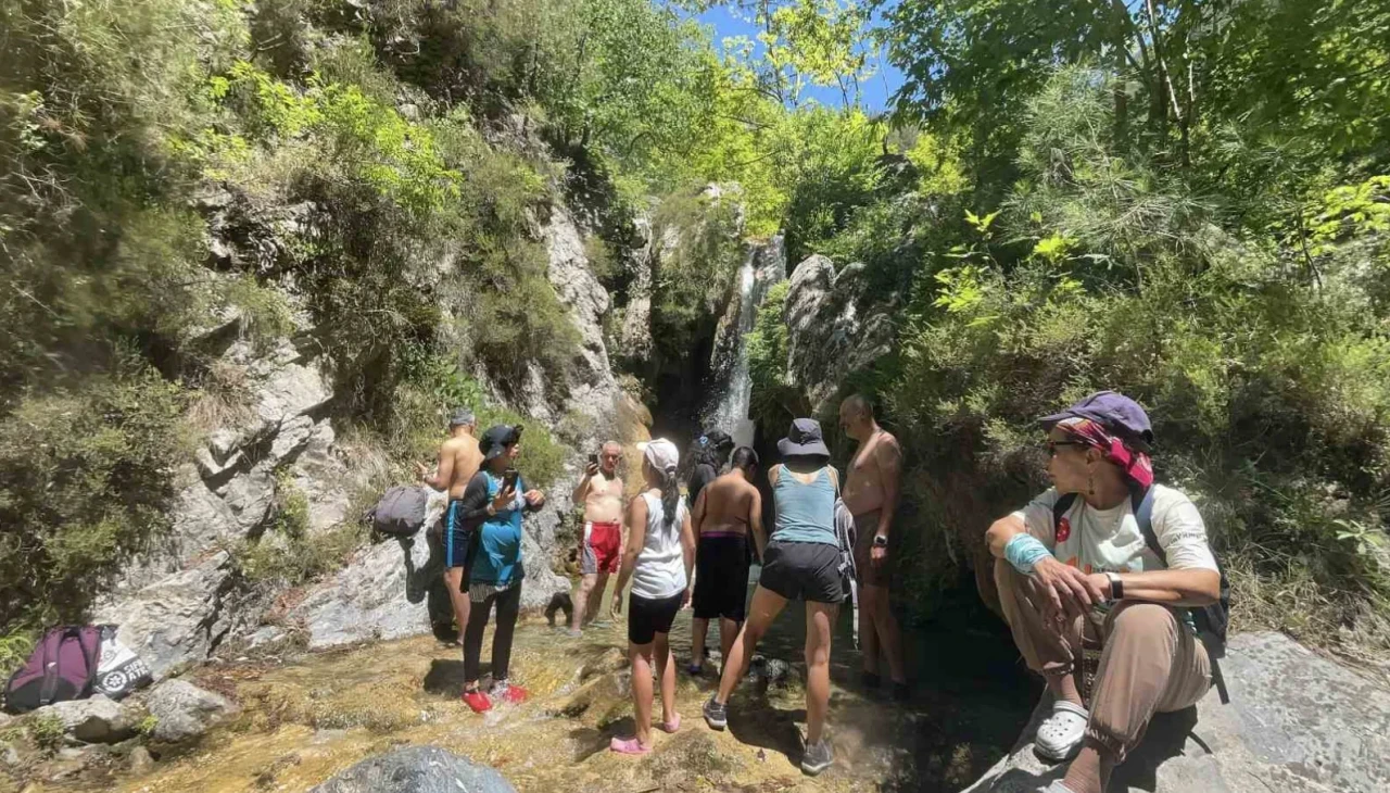 Yürümeye değer: Osmaniye’nin saklı cenneti Kocakesme Şelalesi ilgi görüyor!