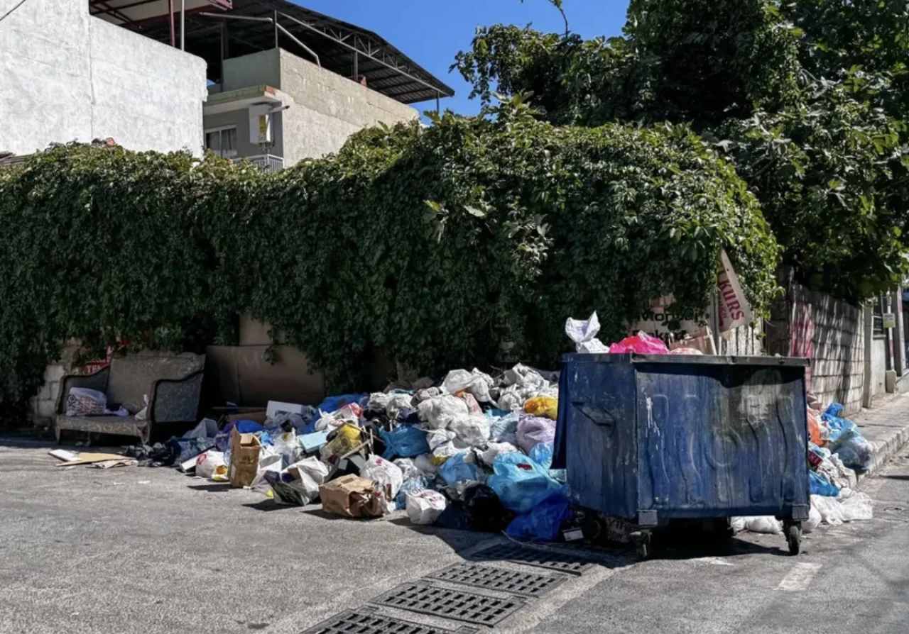 İzmir’de çöp krizi: İçişleri Bakanlığı devrede!