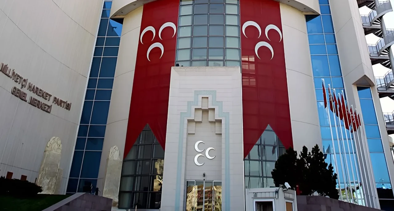 MHP'de şok edici karar: Bayrampaşa skandalı büyüyor, iki isim ihraç edildi