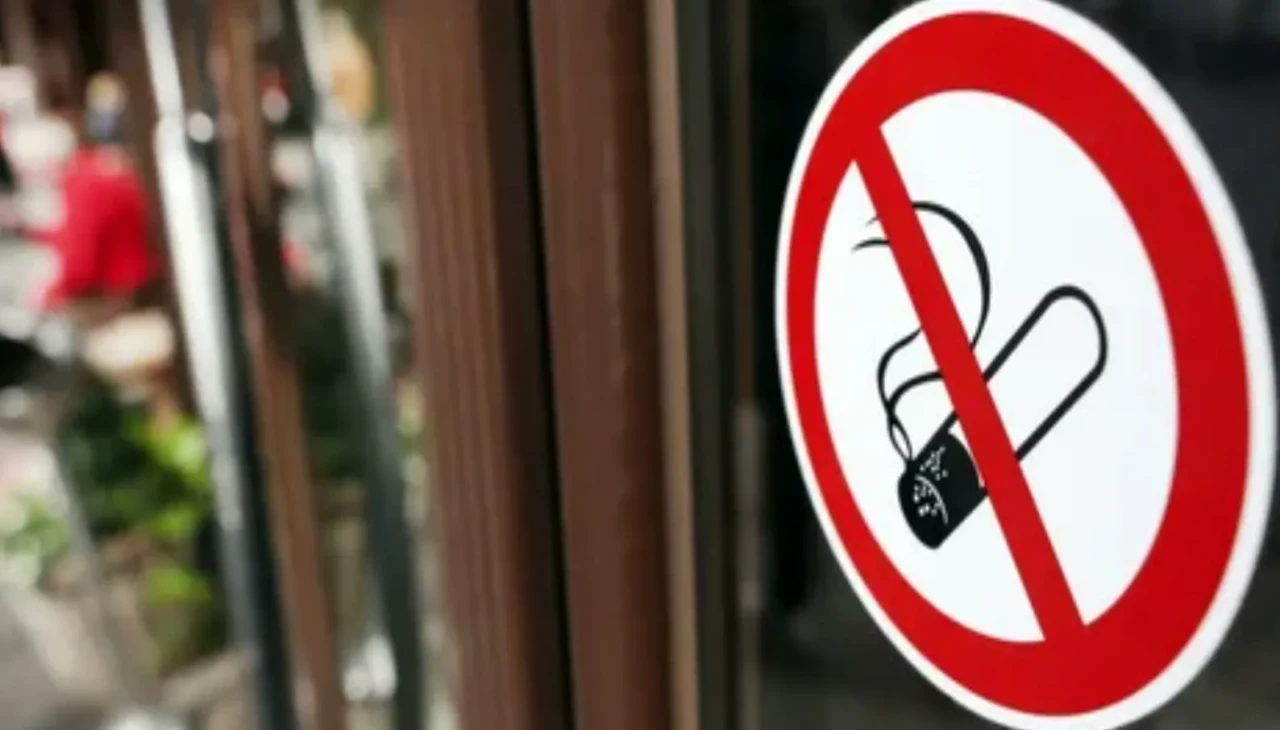 Çocuklarınız sigara içiyorsa yandınız! İspanya'dan ebeveynlere şok düzenleme