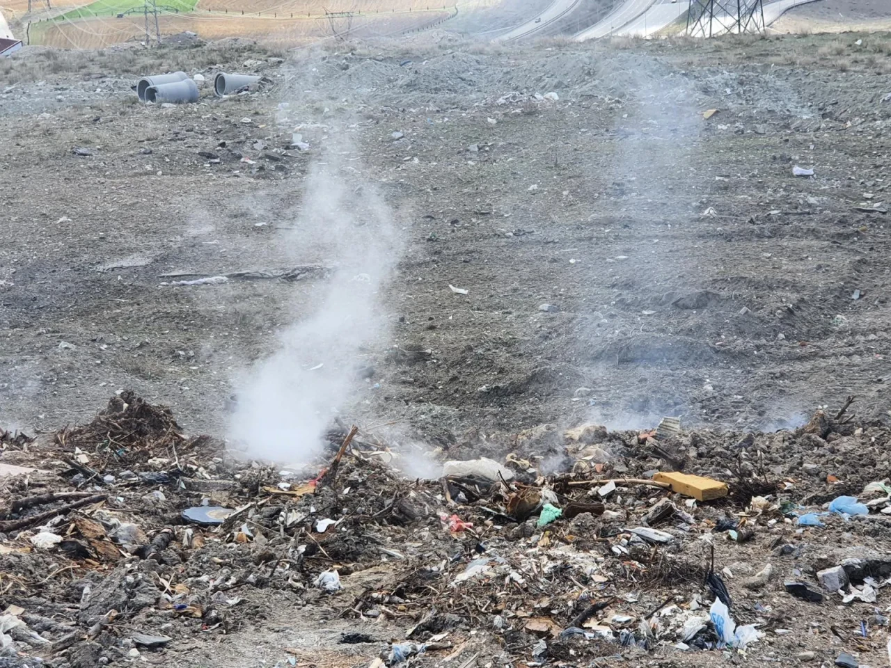 Bakanlık, Etimesgut’a çevre cezası kesti: Atıklar temizlenmedi, yangın çıktı
