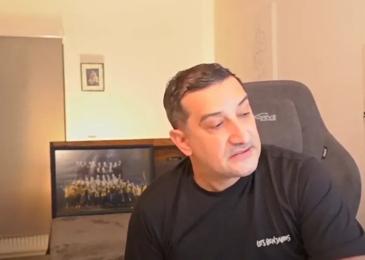 Serhat Akın: Sen Kimsin? Fenerbahçe TV’deki İsimlere Sert Eleştiri