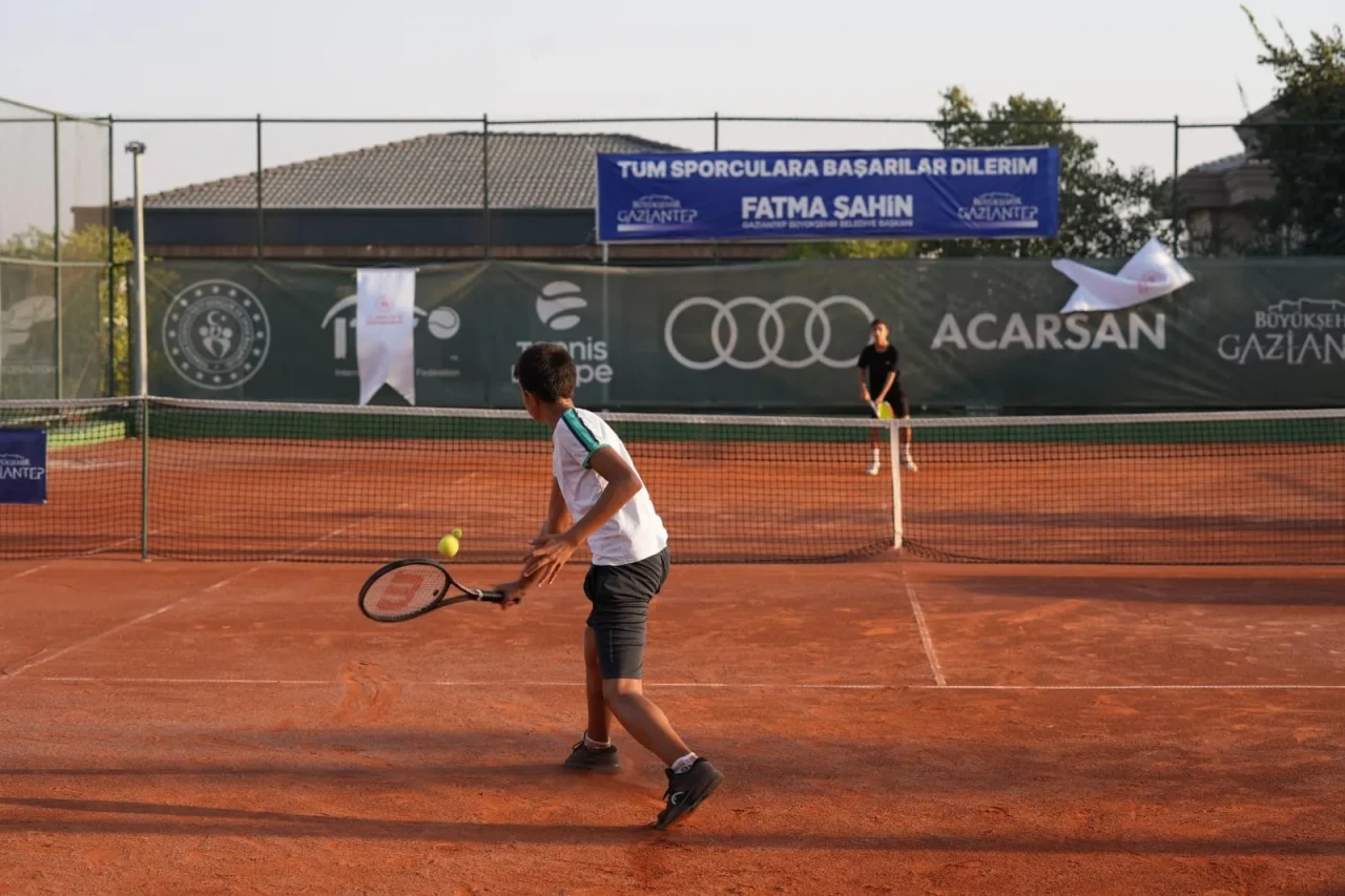 Gaziantep Büyükşehir’den bir haftada 10 farklı alanda hizmet ve etkinlik