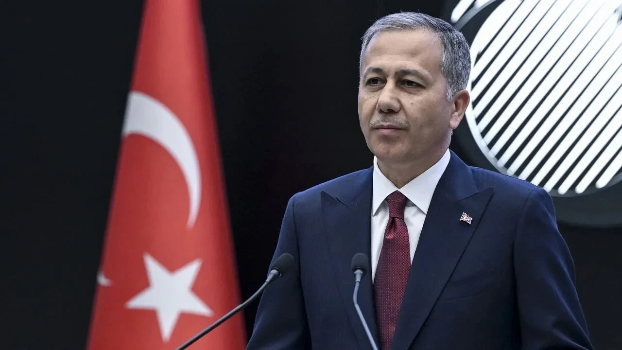 Bakan Yerlikaya duyurdu: 61 Şehit yakınımızı Umre’ye uğurladık