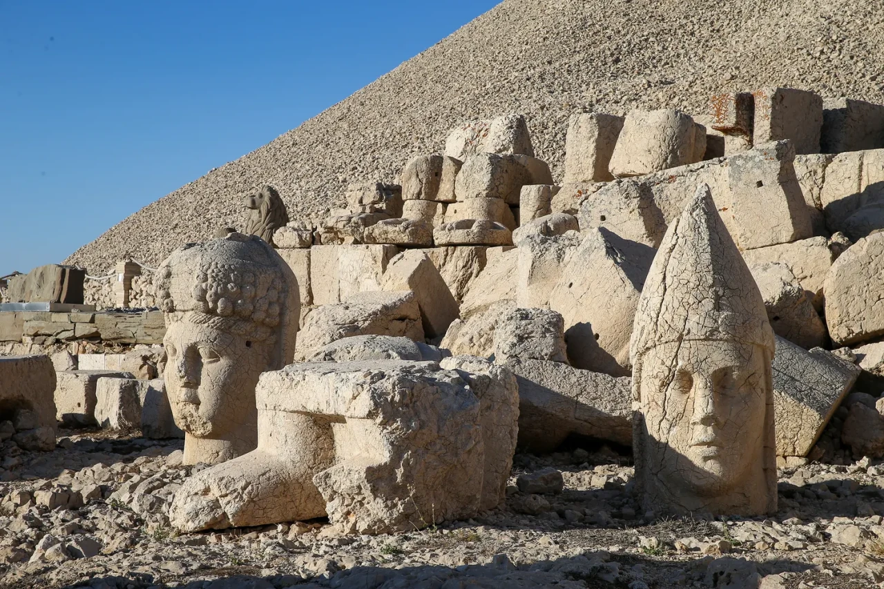 Nemrut Dağı’nı 7 yılda 1 milyondan fazla kişi ziyaret etti