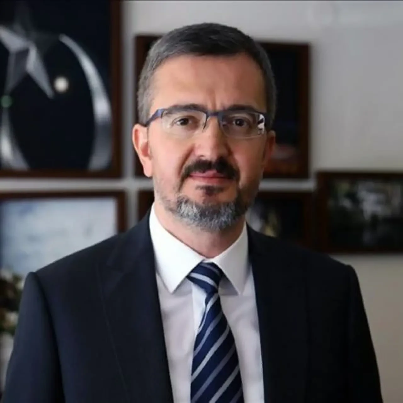 Burhanettin Duran: Türkçeyi geleceğe aktarmak ortak sorumluluğumuz