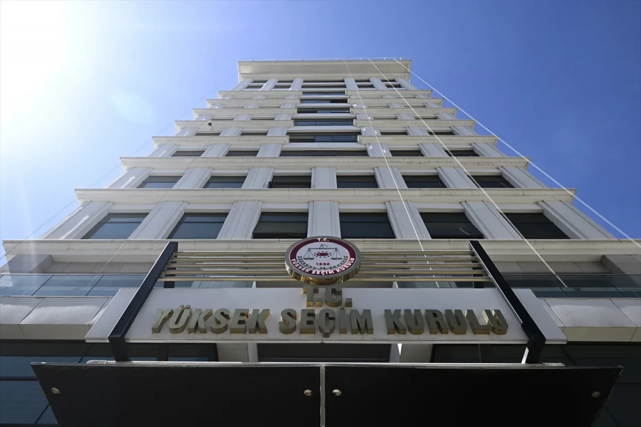 YSK CHP İstanbul İl Başkanlığı Olağanüstü Kongresi'nin devamına karar verdi