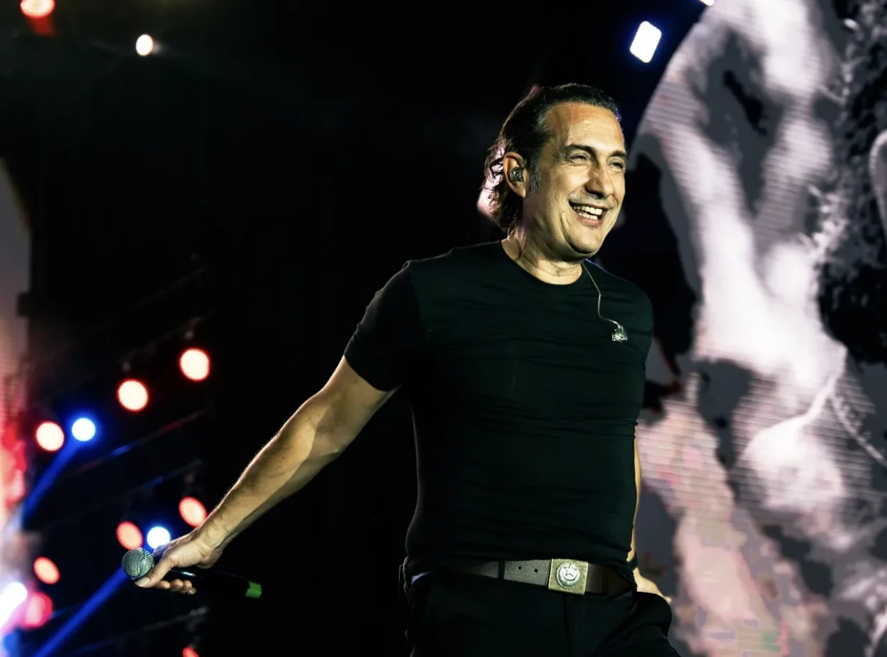 Kıraç’tan duygusal gece: Ankara’da binlerce kişiyle buluştu