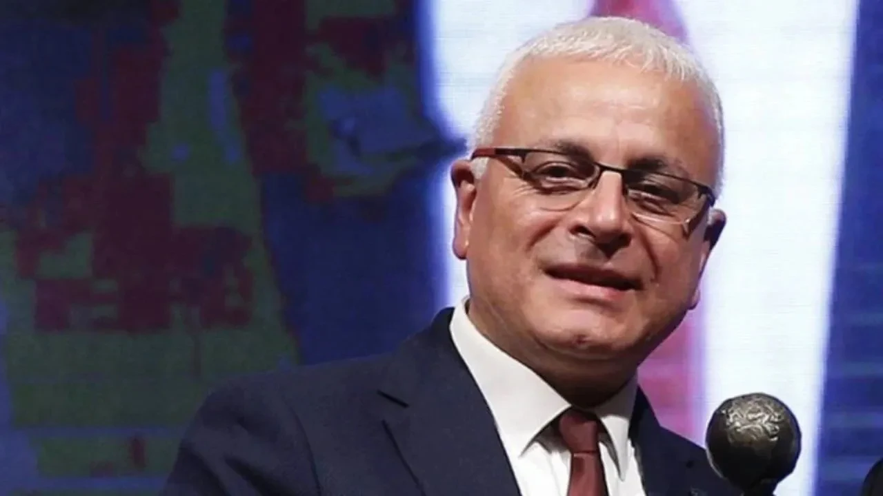 Merdan Yanardağ kimdir? Gazeteci-yazar kişiliği ve biyografisi hakkında