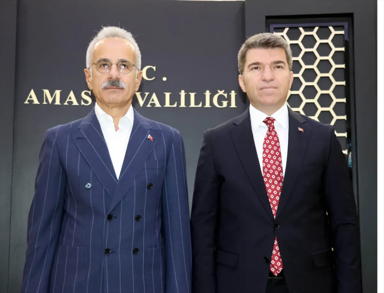 Bakan Uraloğlu Amasya’da: 'En kıymetli hizmet insanımızın gönlüne dokunmak'