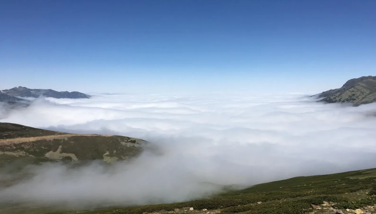 Artvin’de sis bulutları göz kamaştırdı