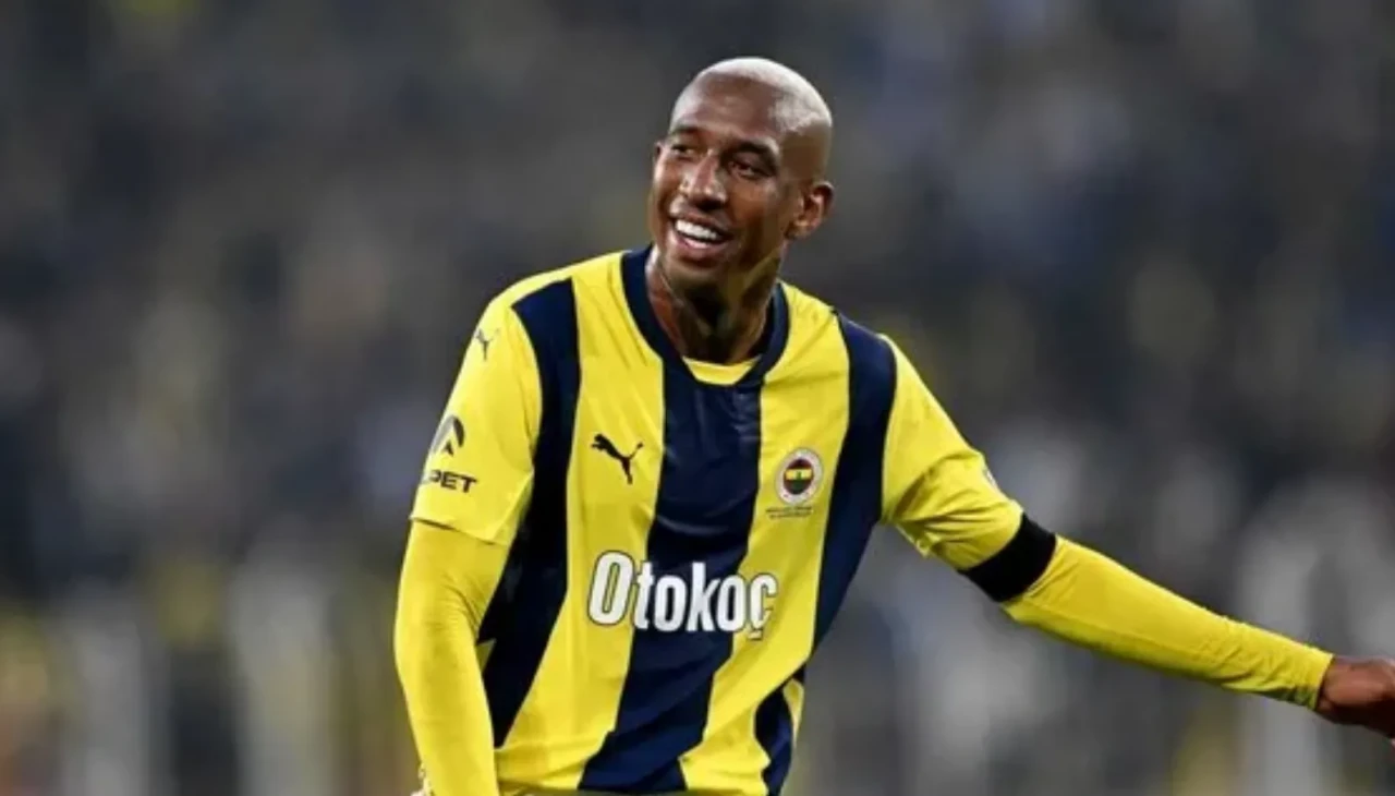 Kadıköy tribünlerinden 'Ali Koç istifa' ve 'Talisca'ya ıslık' protestosu