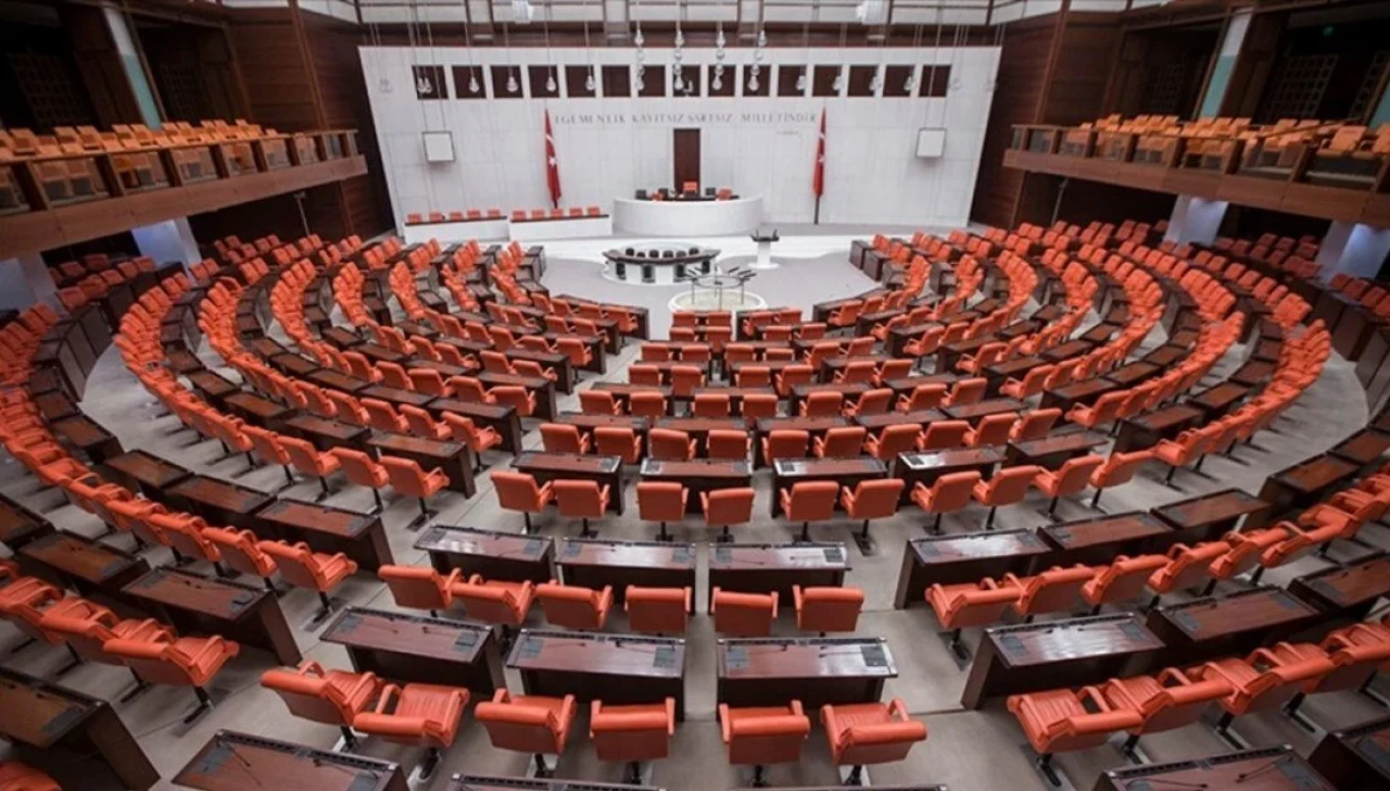 TBMM’de kritik toplantı öncesi Birleşik Kamu-İş’ten çarpıcı karar