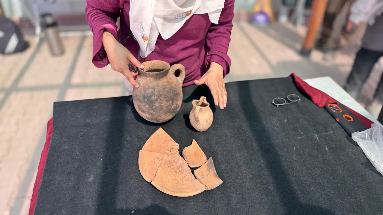 Konya Karahöyük’te 3 bin 500 yıllık yemek takımı ortaya çıkarıldı