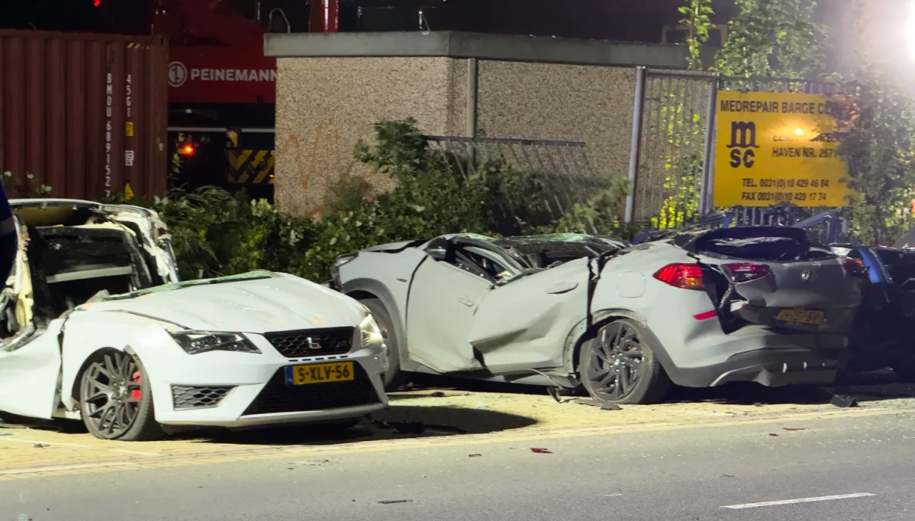 Hollanda’da şiddetli fırtına alarmı: Rüzgar araçları havaya kaldırdı!