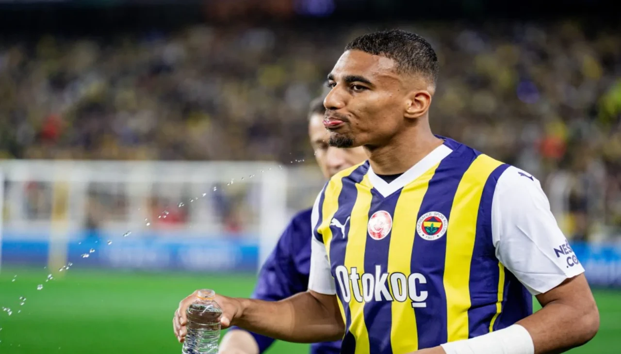 Sarı-Lacivertlilerde ayrılık: Djiku sözleşmesini feshetti