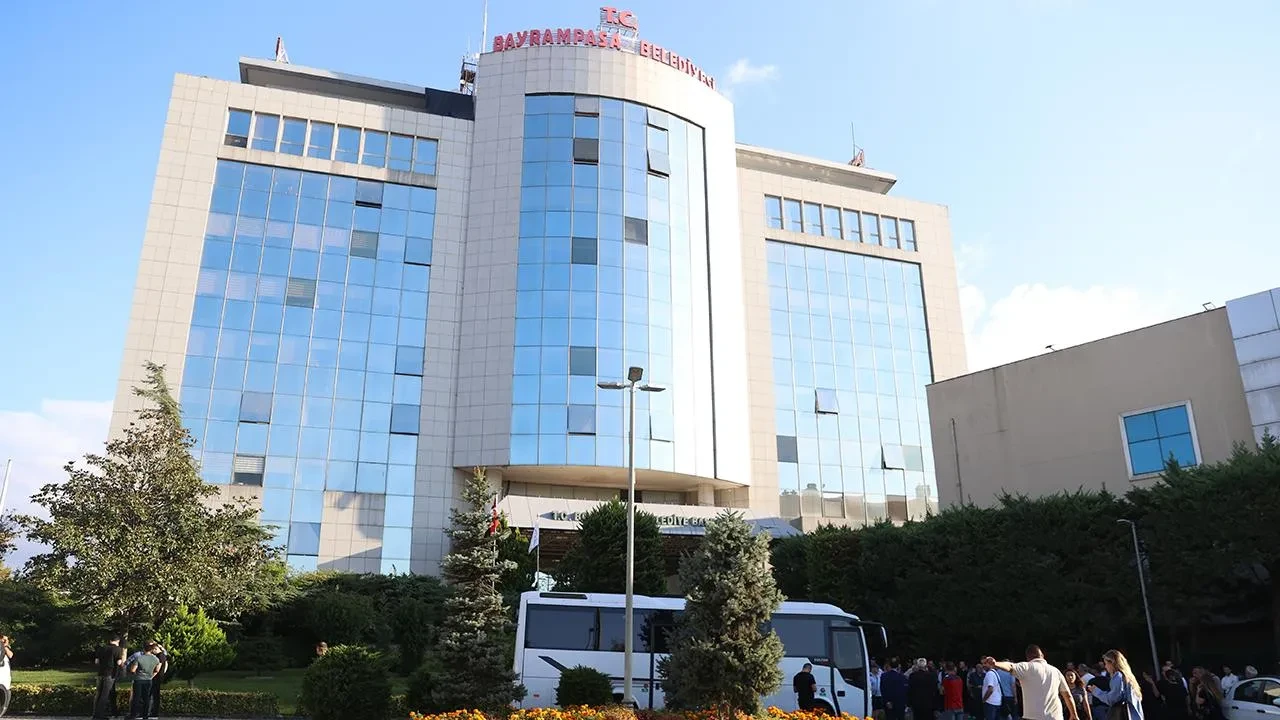 Bayrampaşa Belediyesi’nde 46 gözaltı: Yolsuzluk soruşturması derinleşiyor!