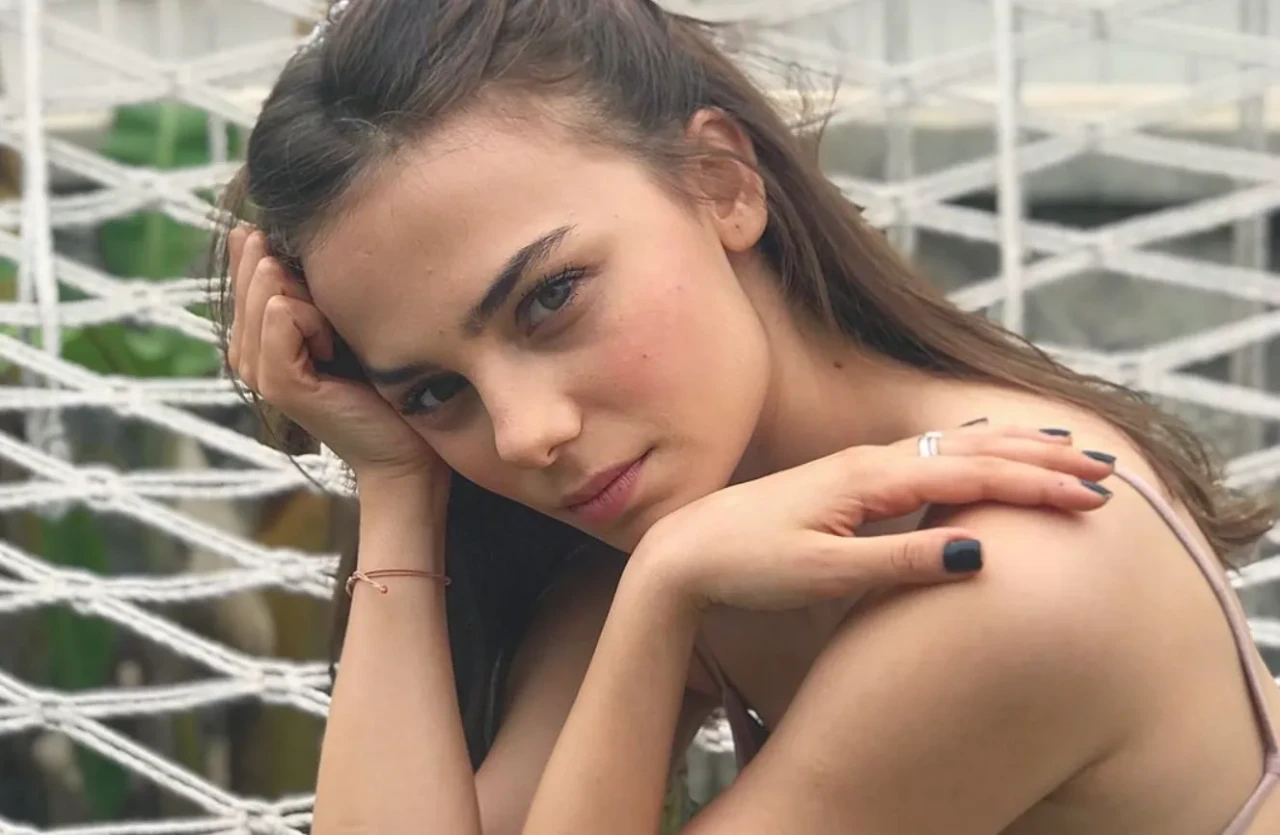 Bahar Şahin şok etti: Annem de ünlü bir oyuncudan zorbalık gördü!