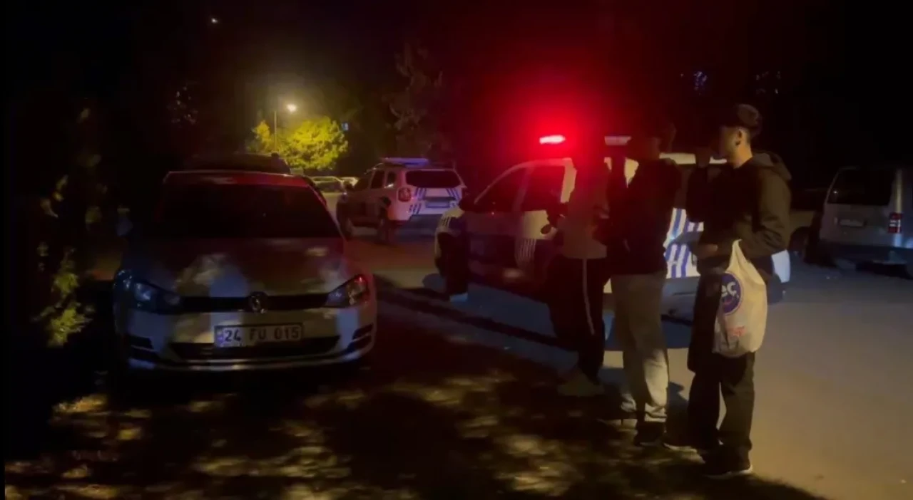 Polis ikna etti, gençler çekirdek çitledi: Erzincan’da şaşırtan asayiş olayı