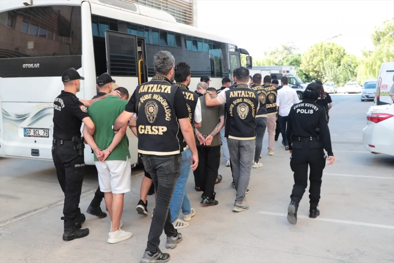 Antalya’da şok operasyon: İş yeri kurşunlamaları örgüt talimatlı çıktı