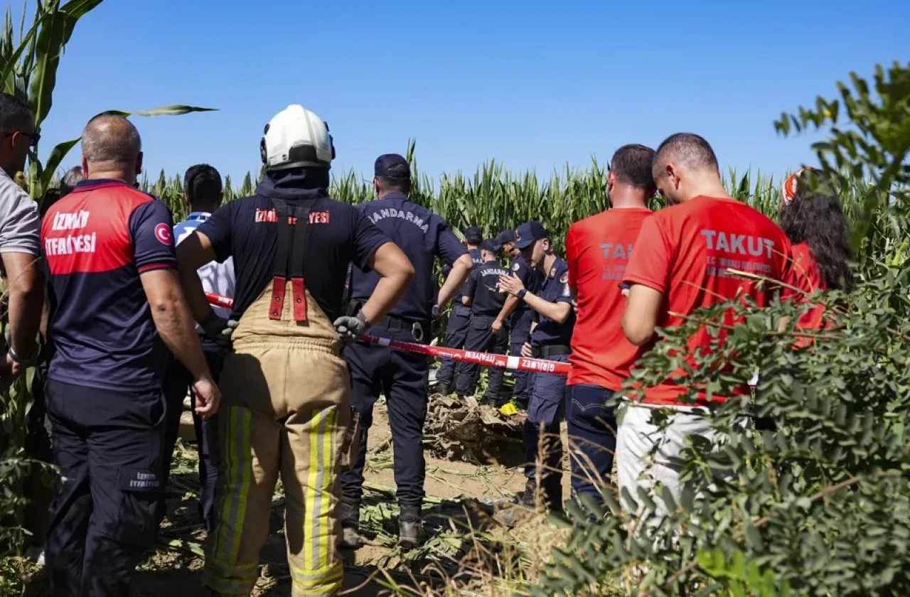 İzmir'de acı kayıp: Eğitim uçağı düştü, pilot feci şekilde can verdi
