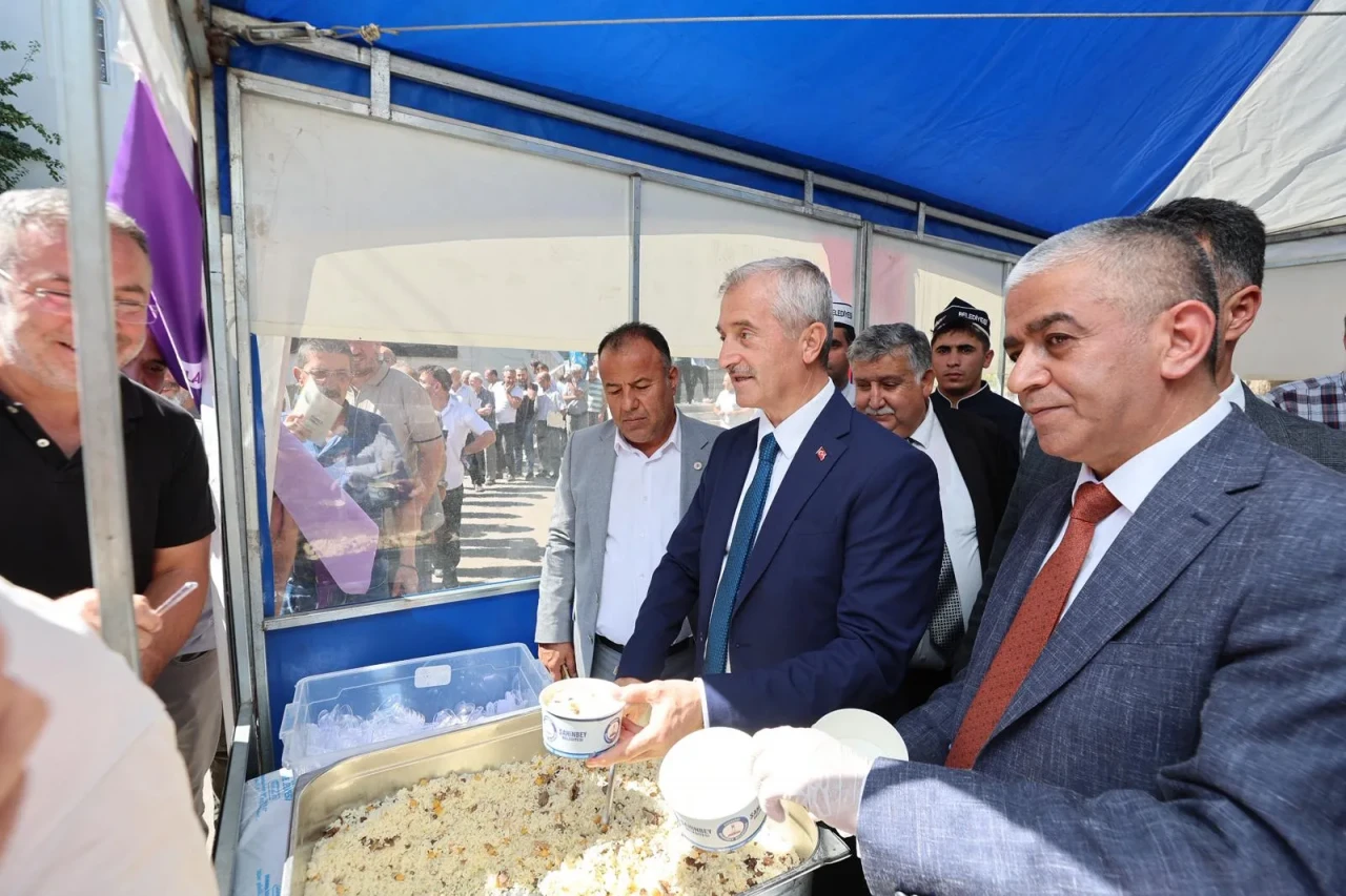 Şahinbey Belediyesi Ahilik Haftası’nı pilav dağıtarak kutladı