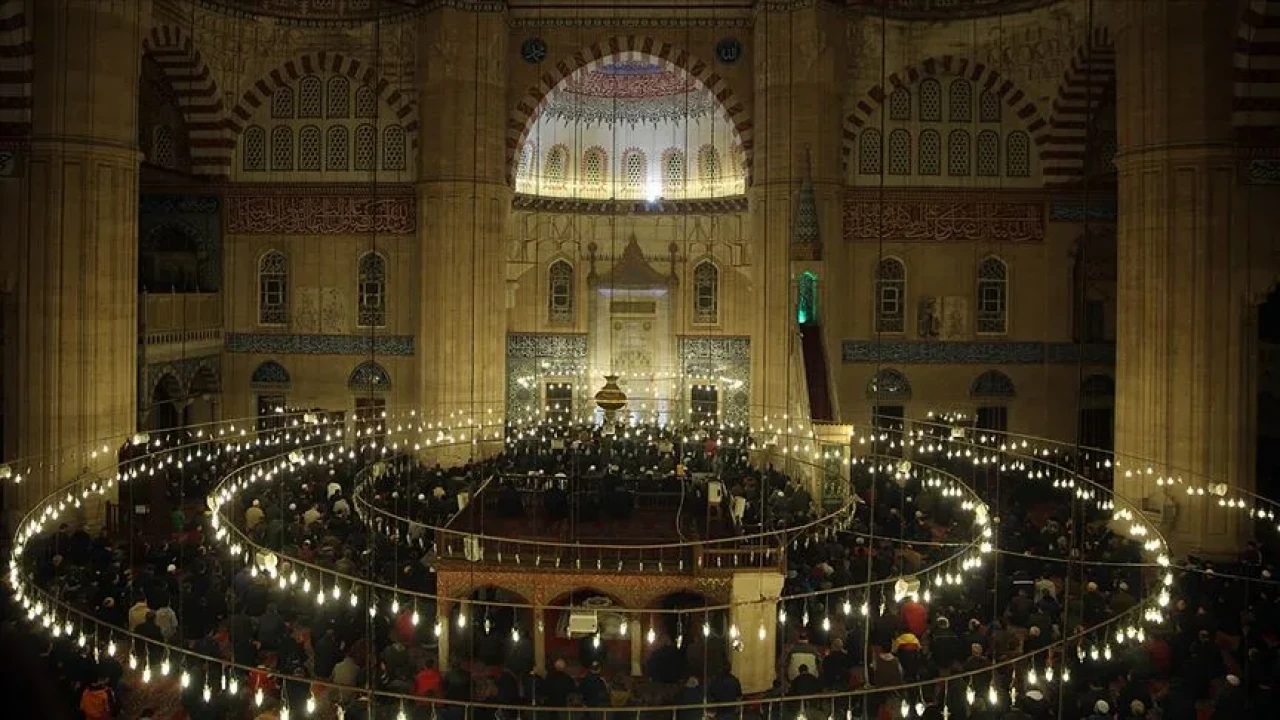 Mevlid Kandili mesajları: Sevdiklerinize dualı, ayetli ve hadisli mesajlar