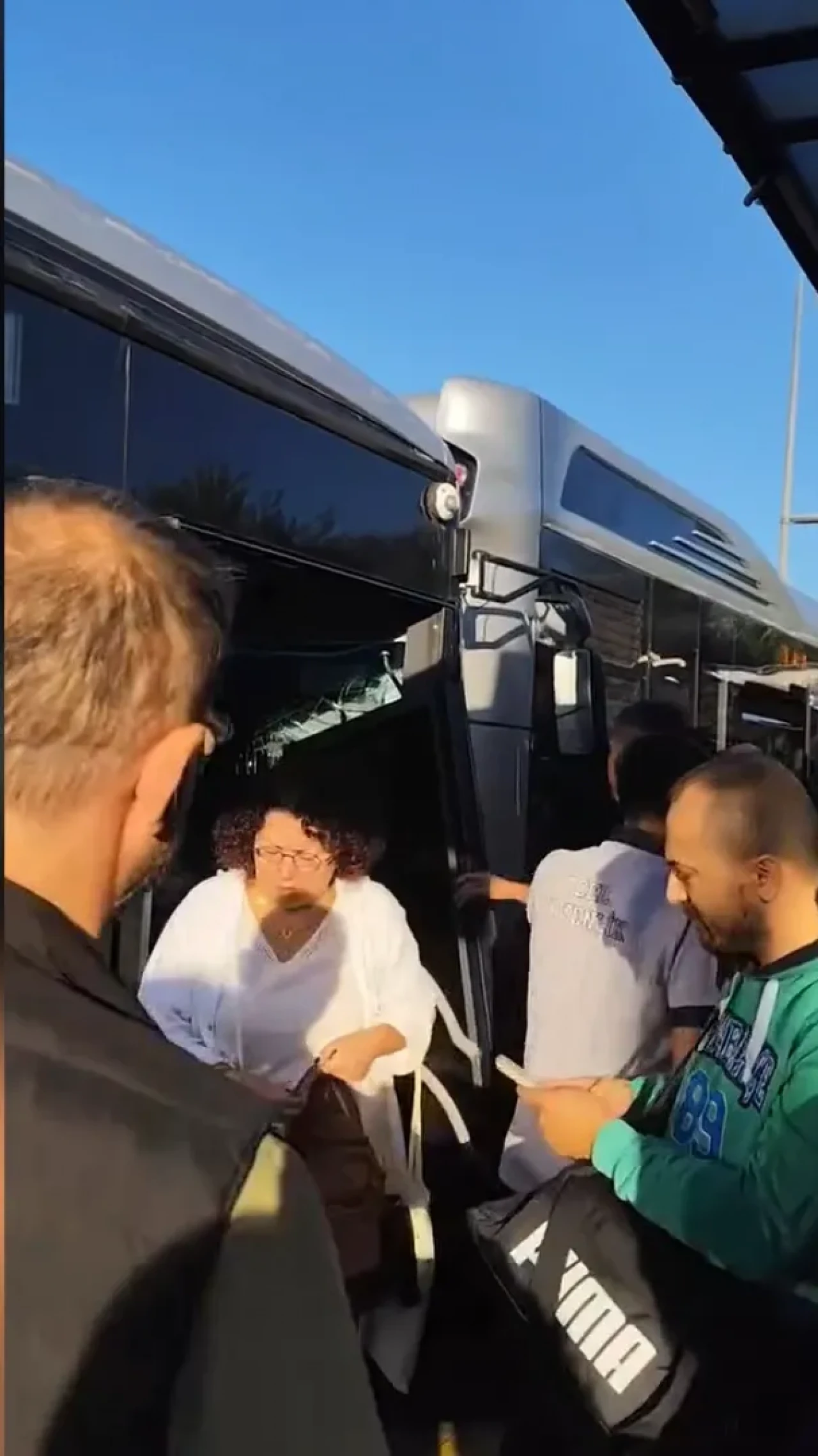 Zincirlikuyu yönünde kaza: İki metrobüs Acıbadem’de çarpıştı